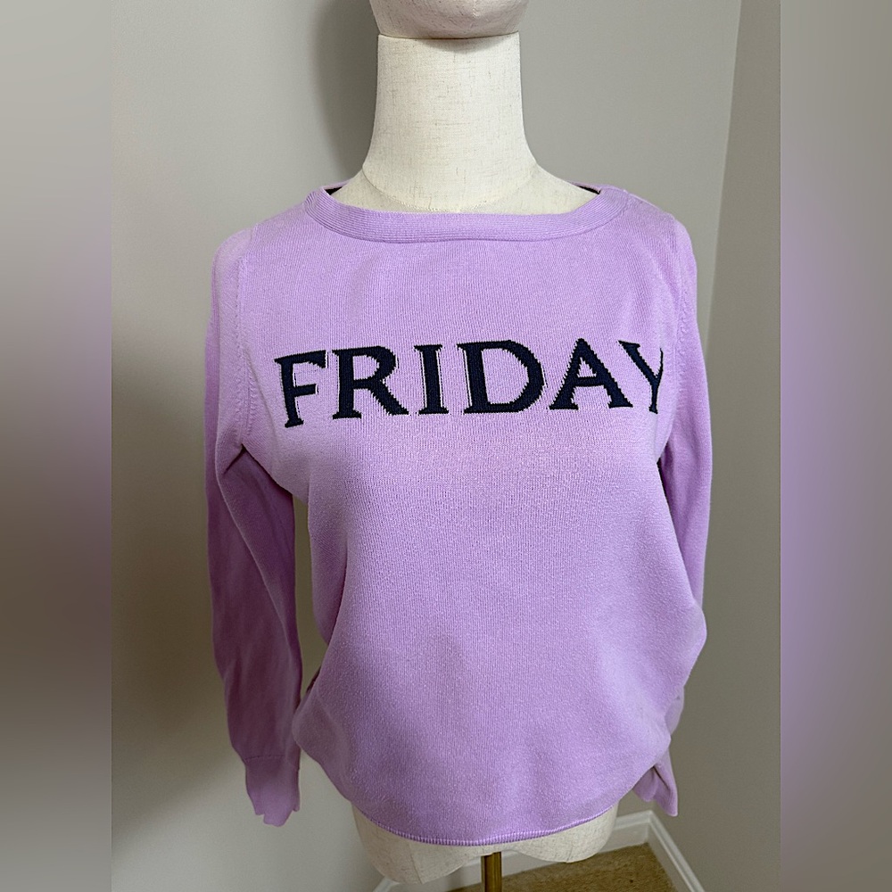 Gap lilac cotton crewneck sweater in size small “Friday”